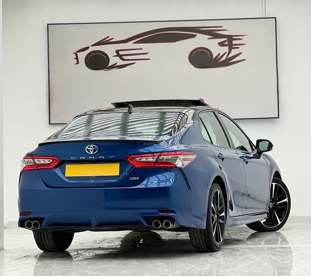 Car Image 2019 TOYOTA CAMRY XSE