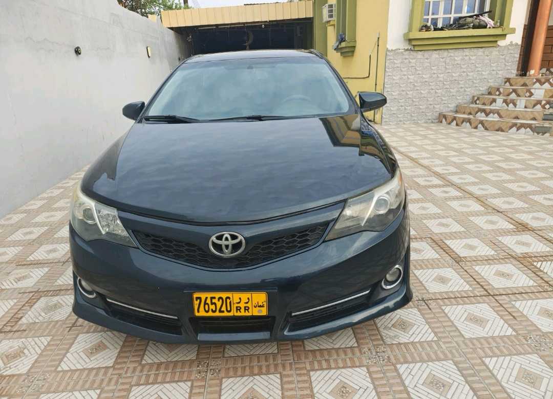 Car Image 2014 TOYOTA CAMRY SE