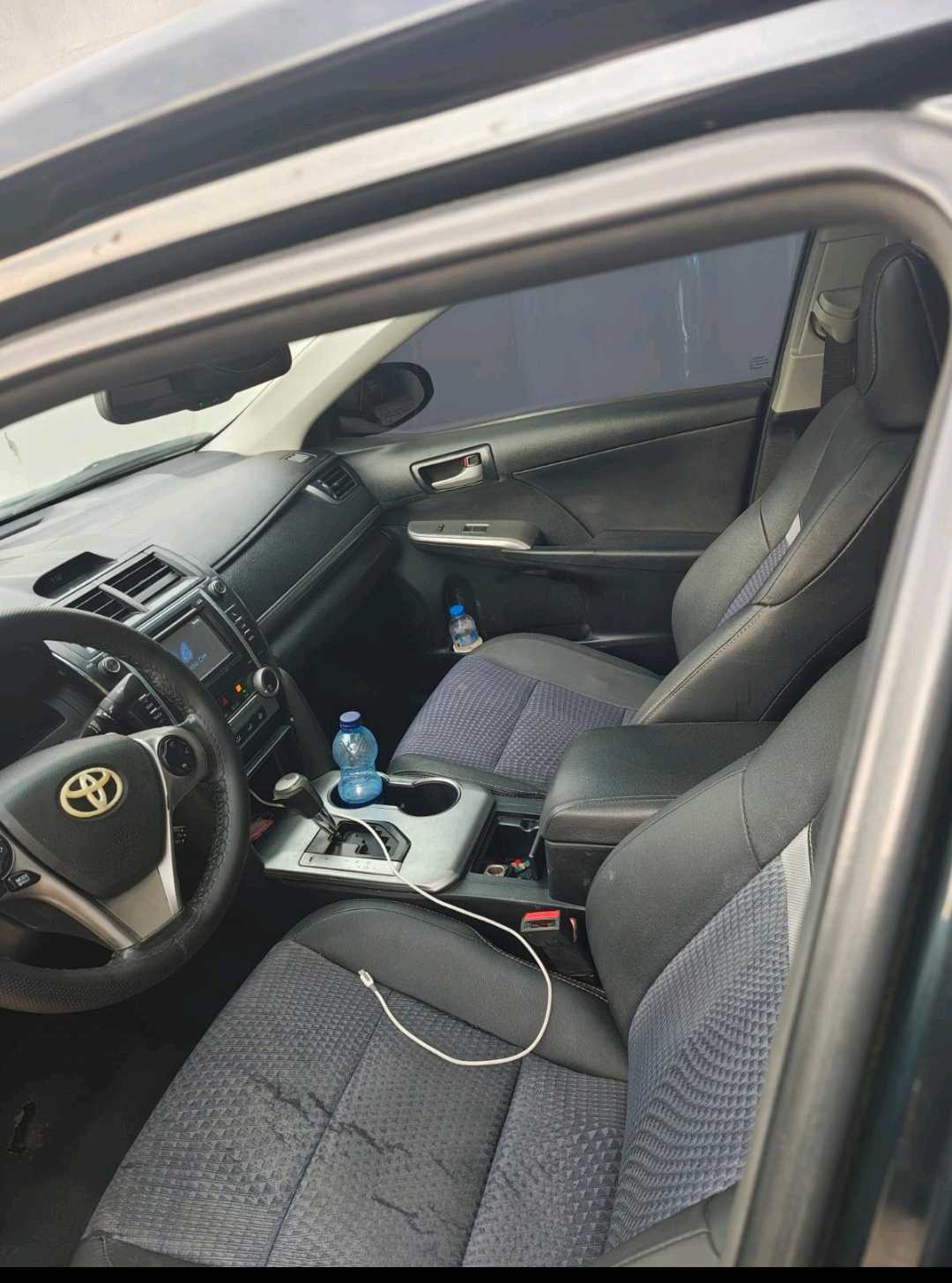 Car Image 2014 TOYOTA CAMRY SE