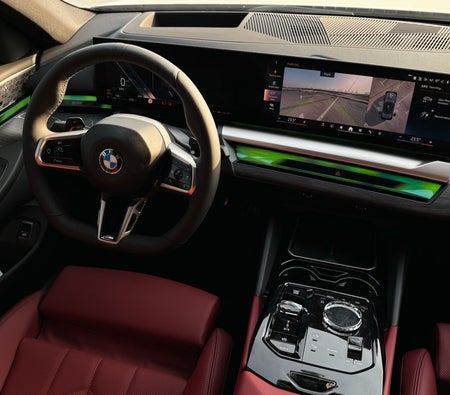 BMW 5 SERIES 2025