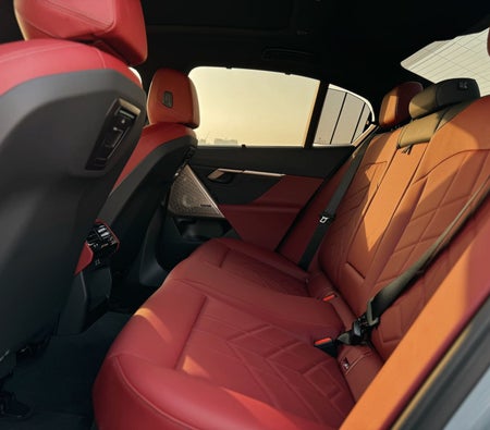 BMW 5 SERIES 2025