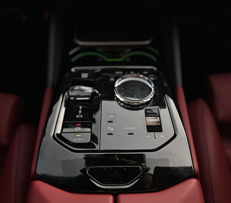 BMW 5 SERIES 2025