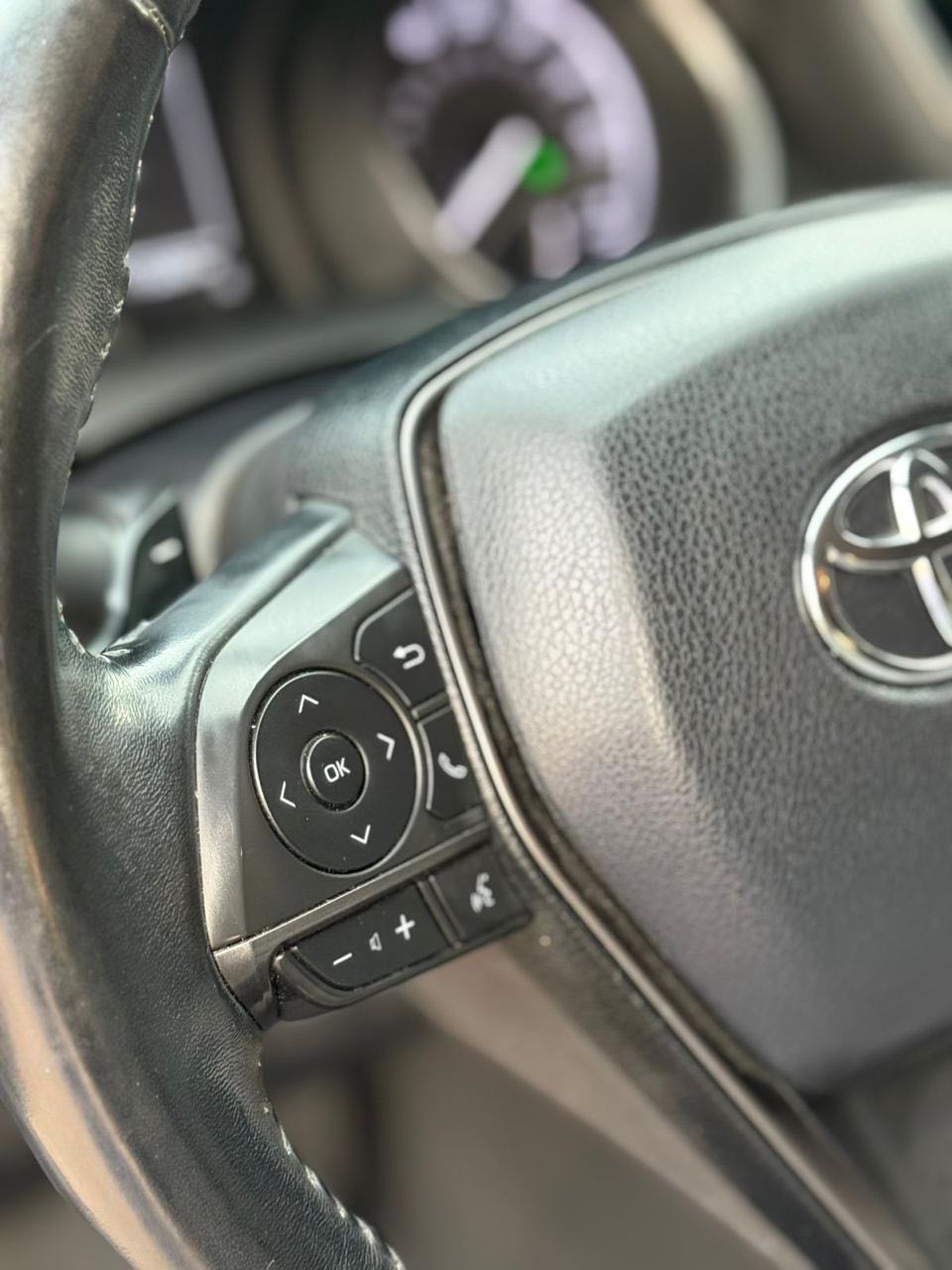 Car Image 2021 TOYOTA CAMRY SE