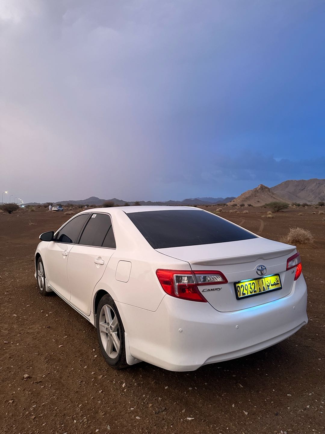 Car Image 2014 TOYOTA CAMRY LE
