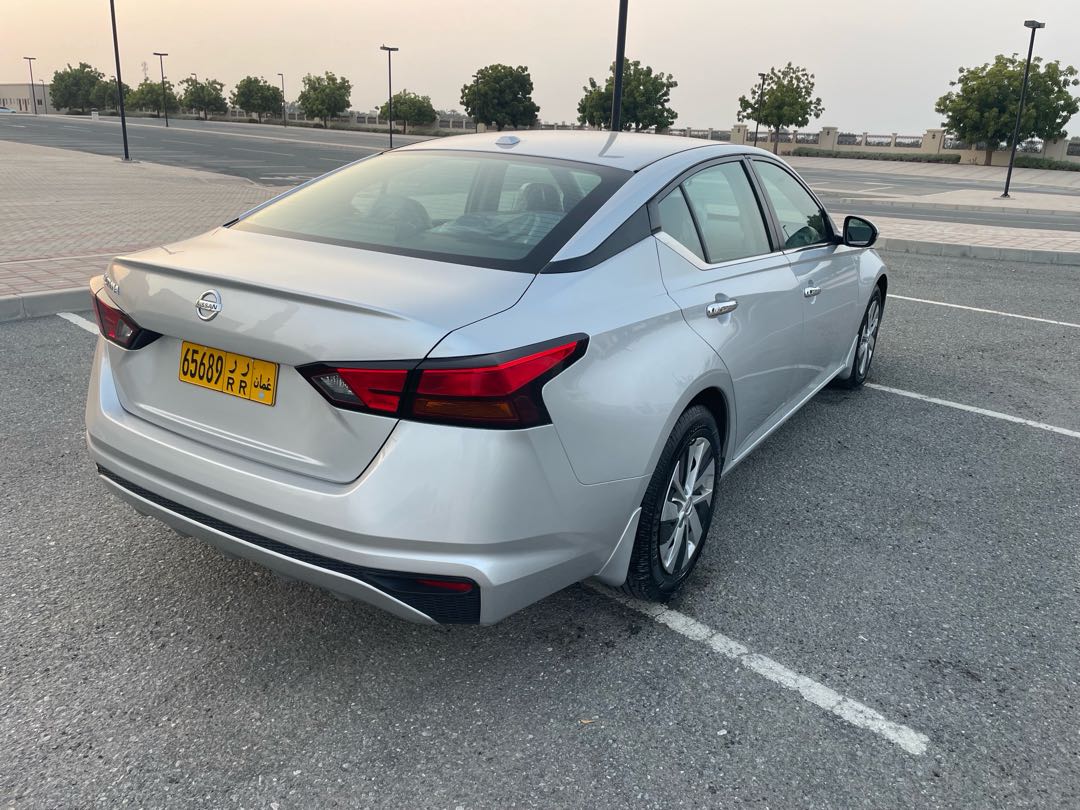 Car Image 2019 NISSAN ALTIMA S