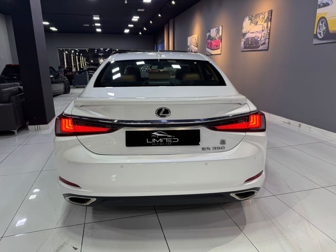 Car Image 2020 LEXUS ES 350