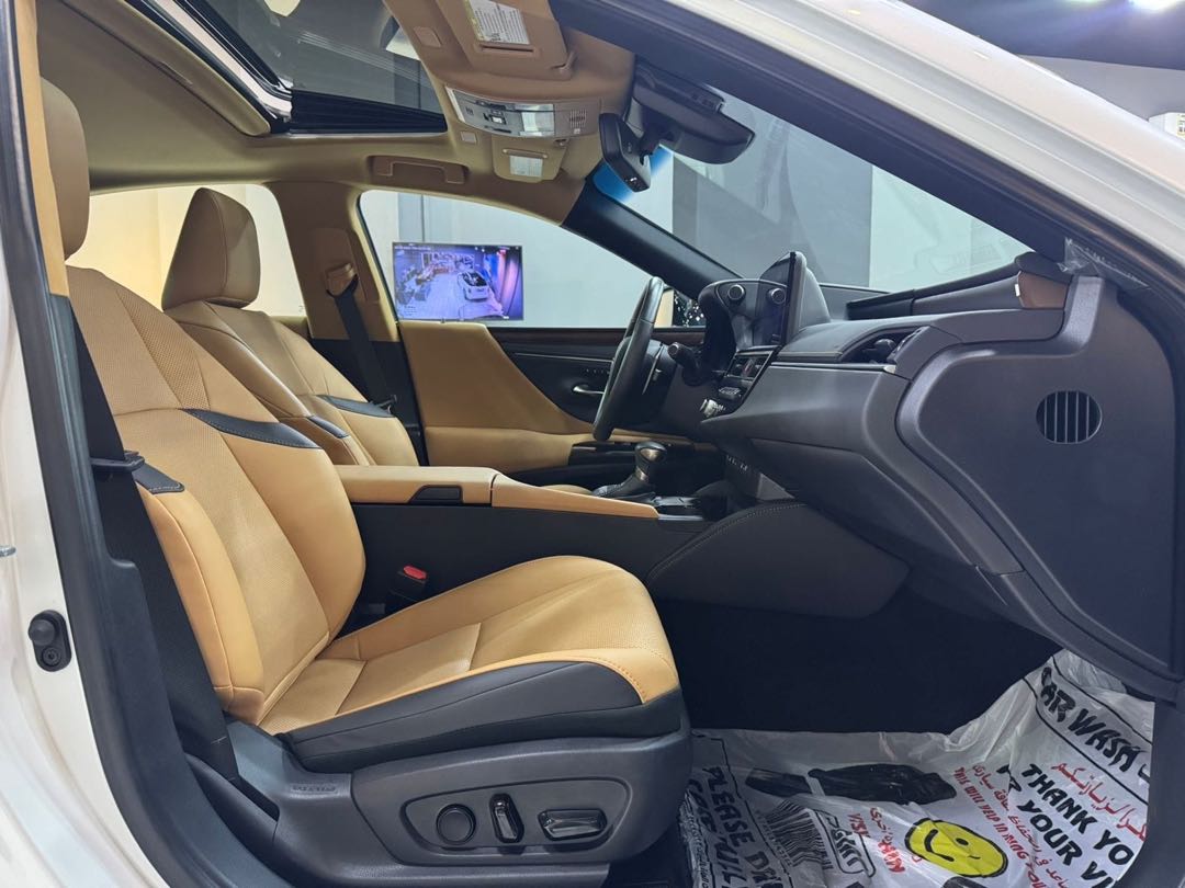 Car Image 2020 LEXUS ES 350
