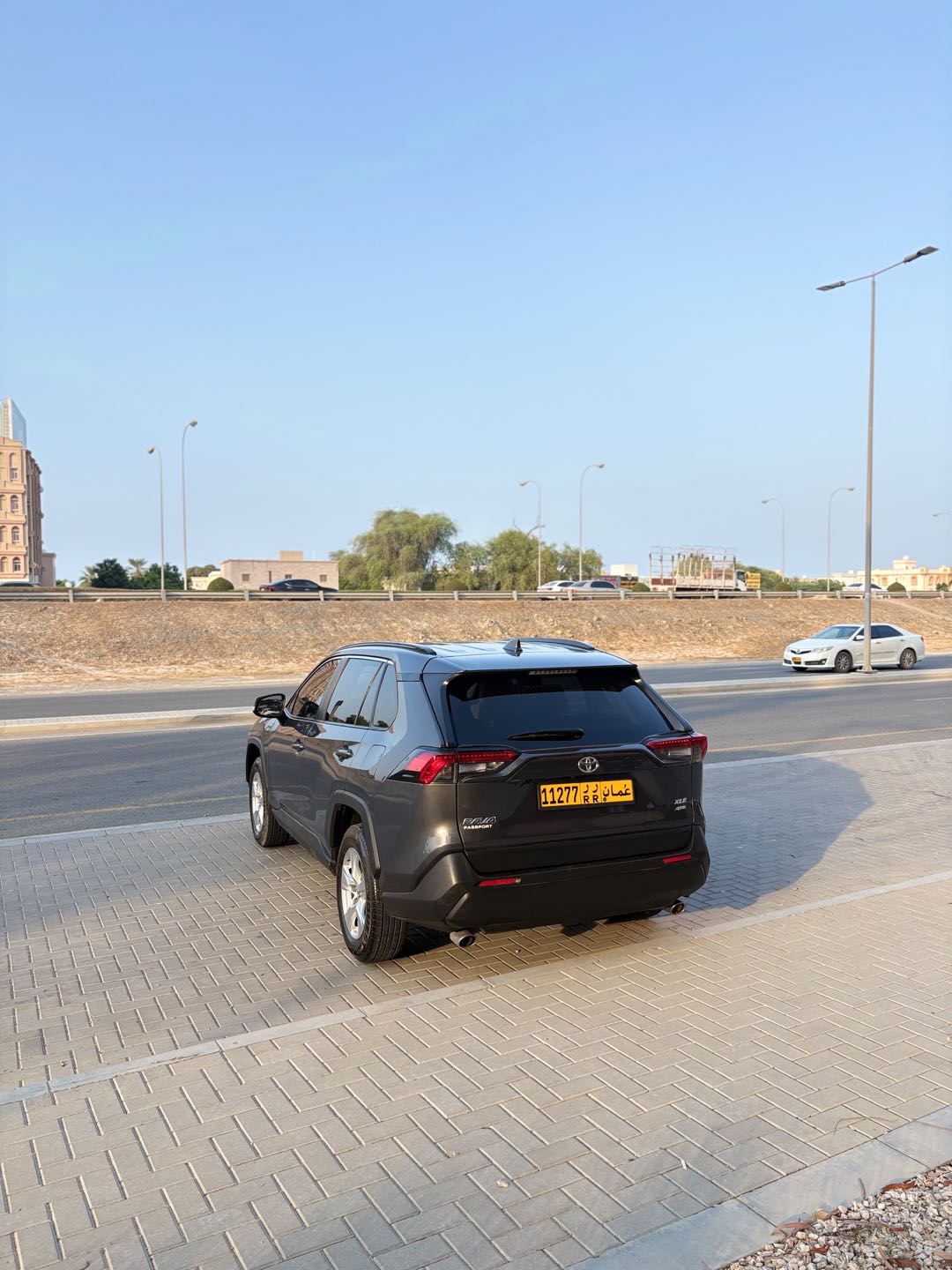 Car Image 2019 TOYOTA RAV4 XLE