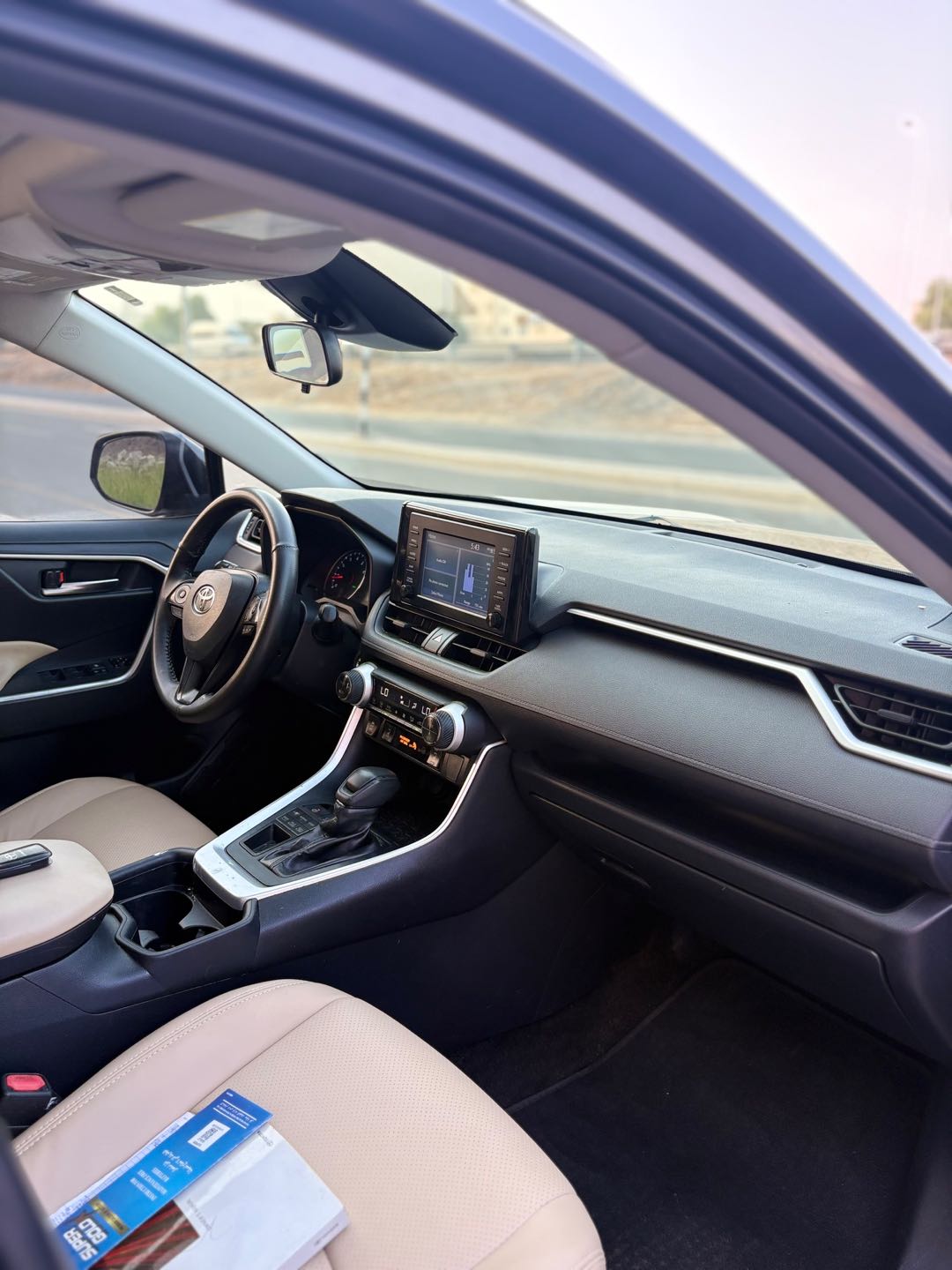 Car Image 2019 TOYOTA RAV4 XLE