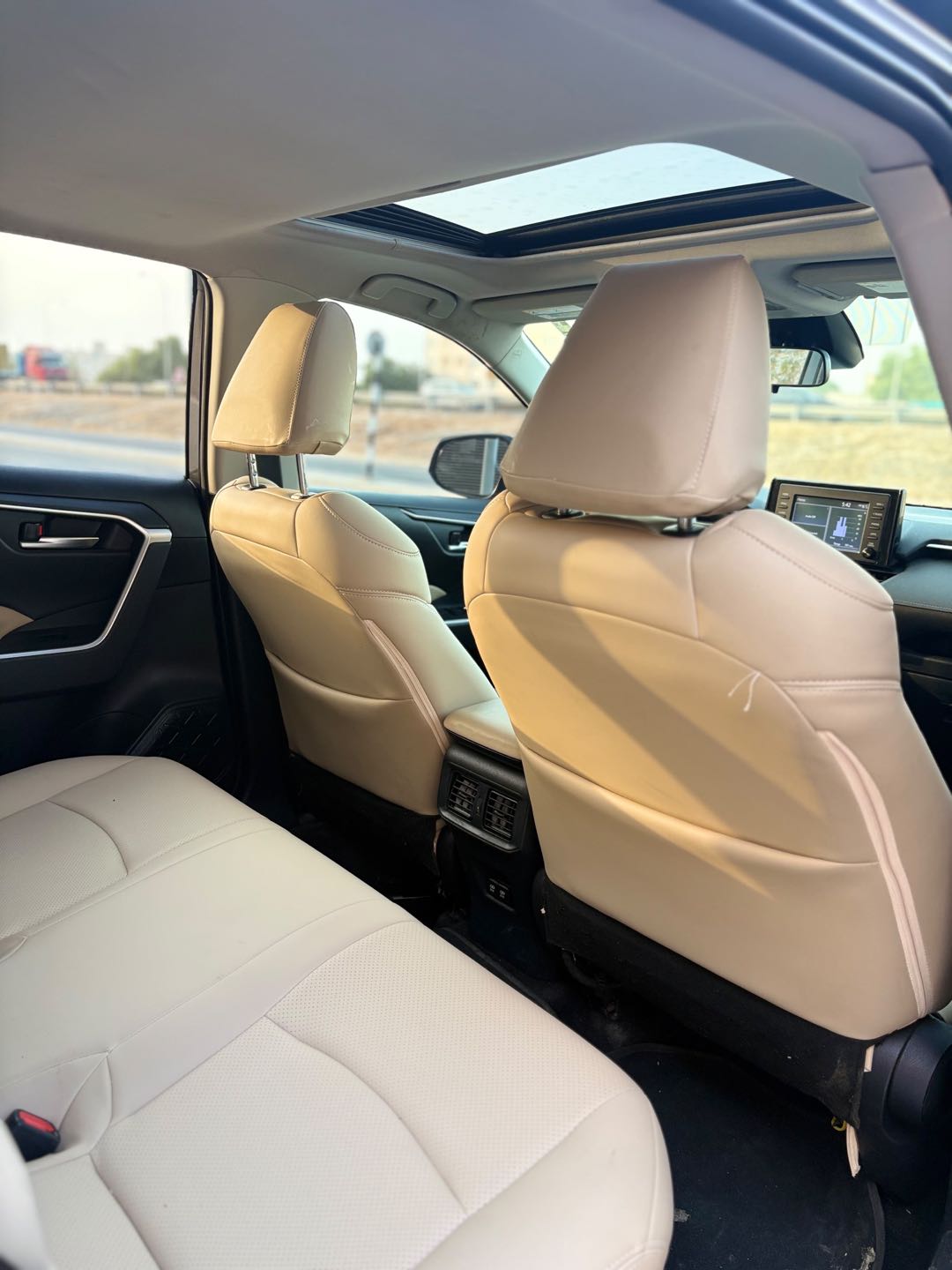 Car Image 2019 TOYOTA RAV4 XLE