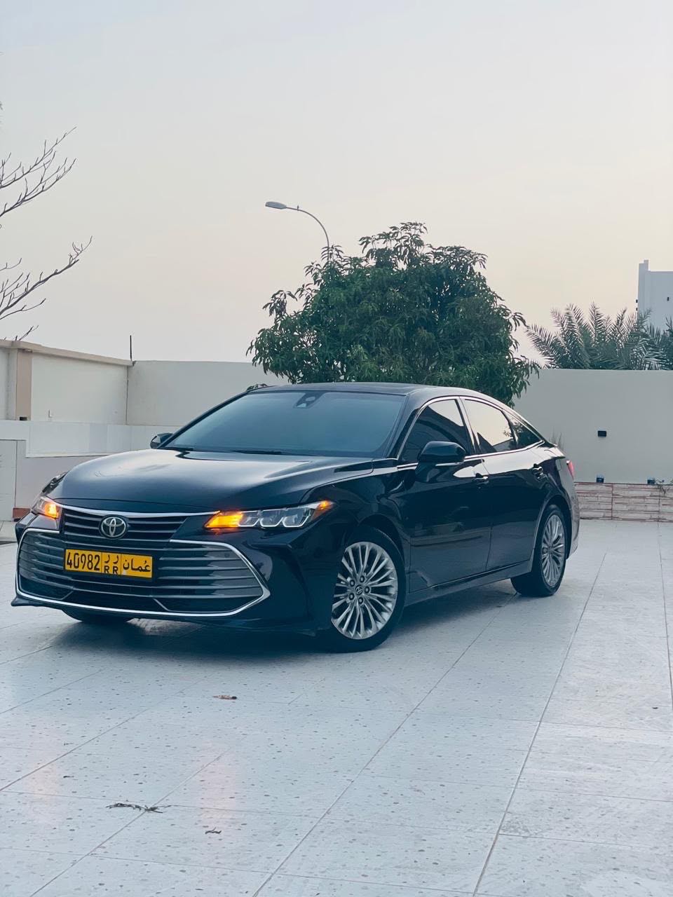 Car Image 2019 TOYOTA AVALON LIMITED