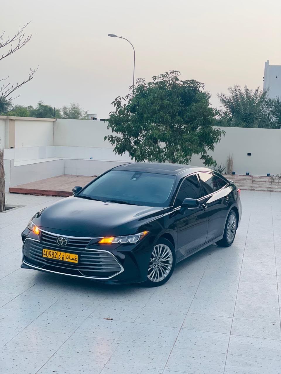 Car Image 2019 TOYOTA AVALON LIMITED