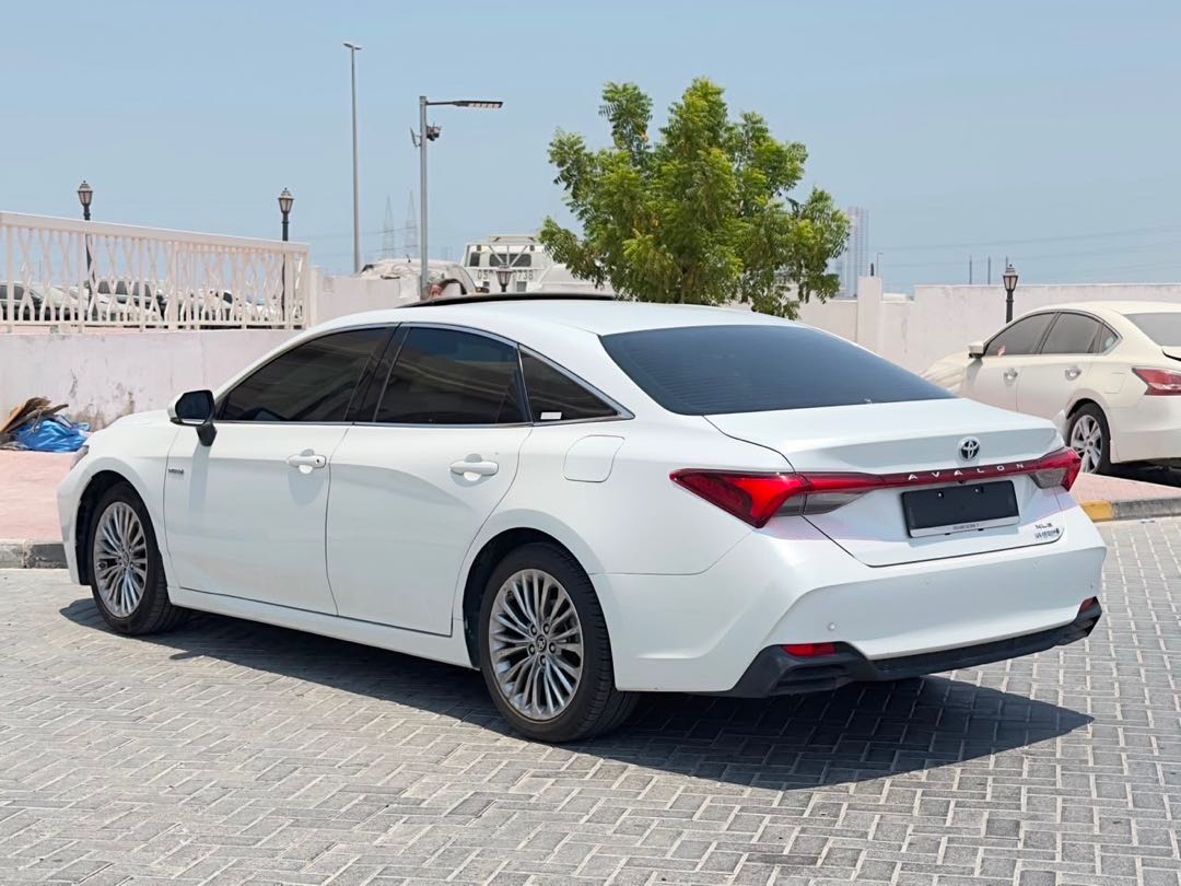 Car Image 2019 TOYOTA AVALON XLE