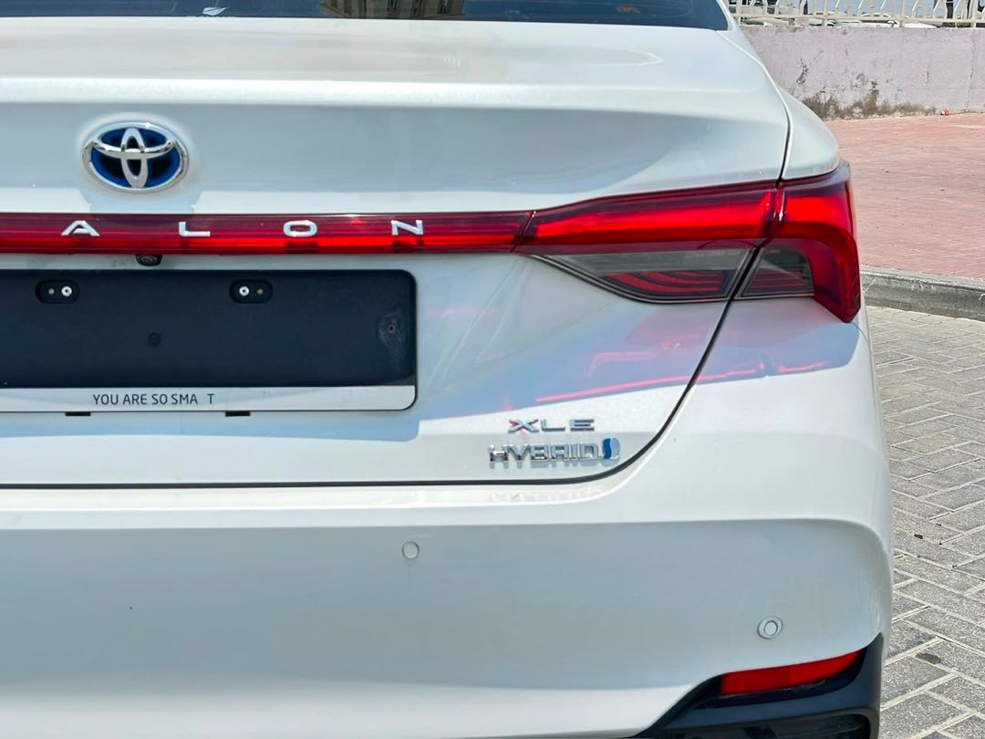 Car Image 2019 TOYOTA AVALON XLE