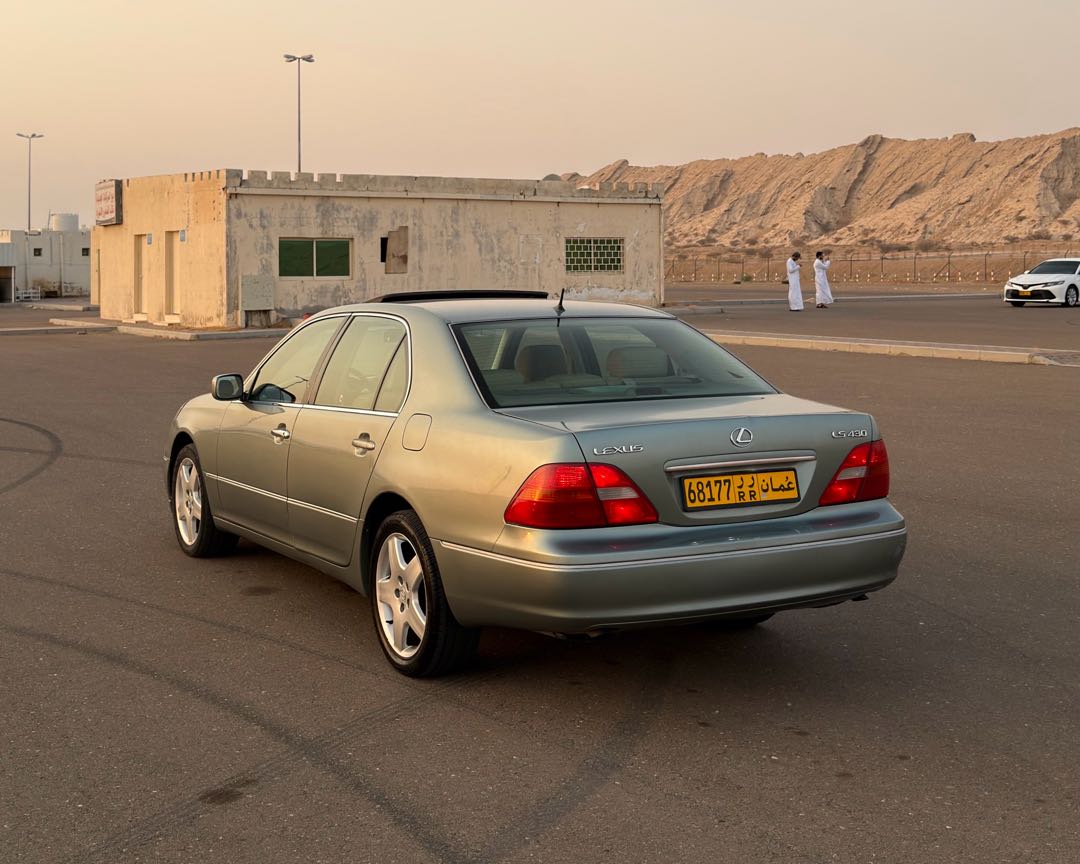 Car Image 2001 LEXUS LS 430