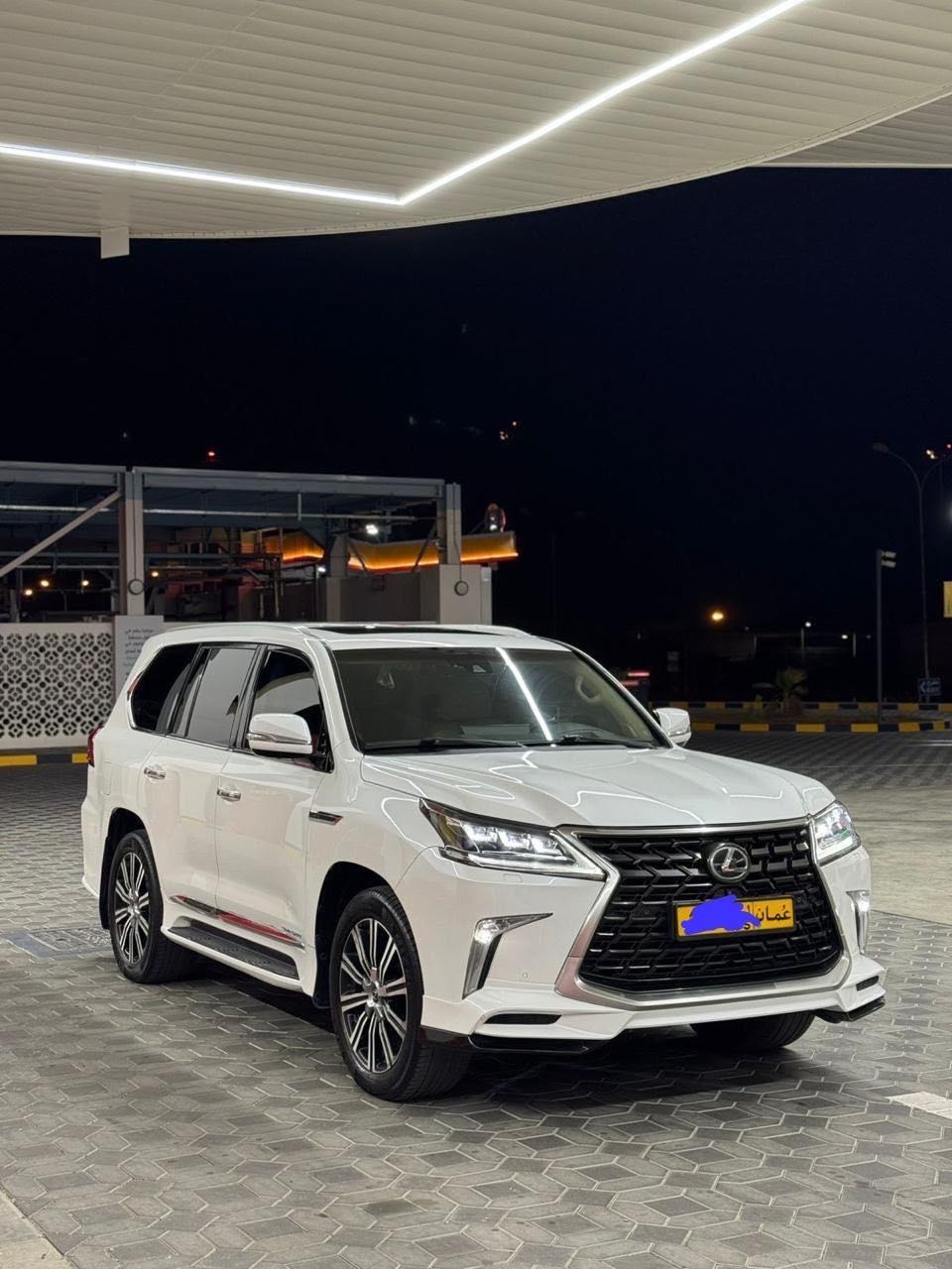 Car Image 2017 LEXUS LX 570