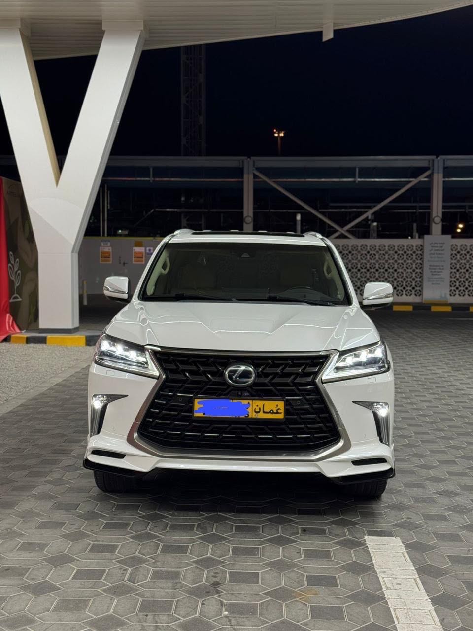 Car Image 2017 LEXUS LX 570