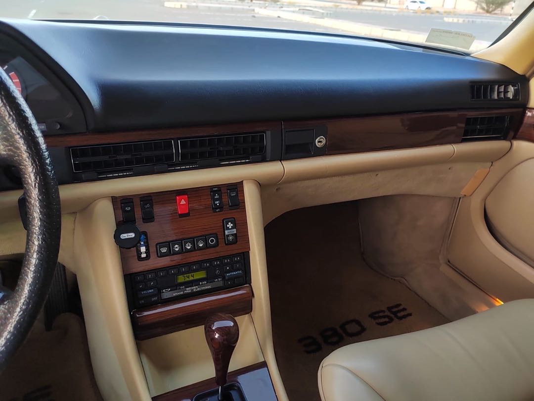 Car Image 1984 MERCEDES S Class 380