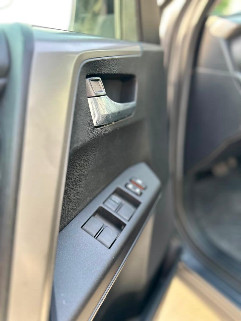 Car Image 2018 TOYOTA RAV4 XLE