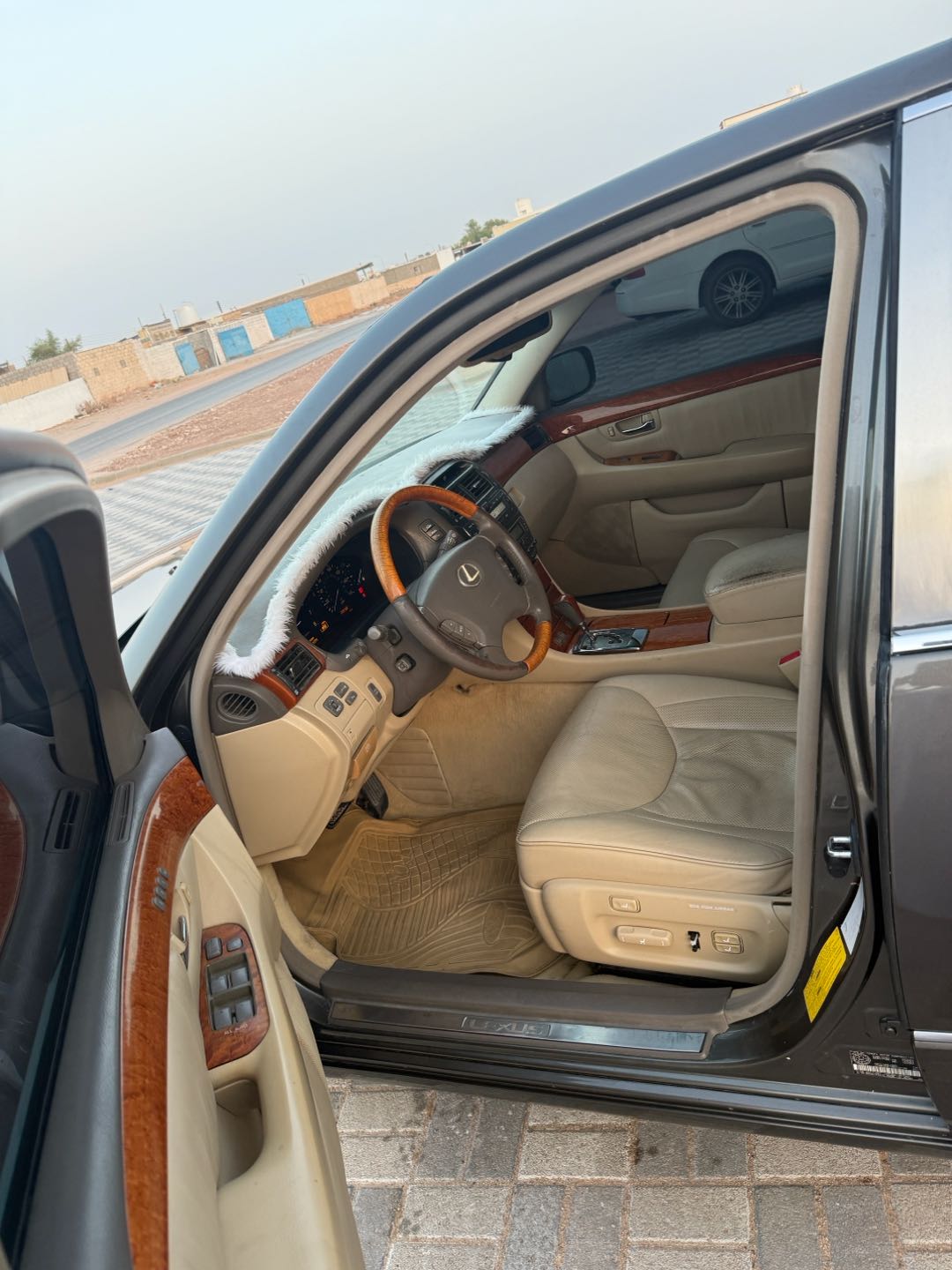 Car Image 2004 LEXUS LS 430