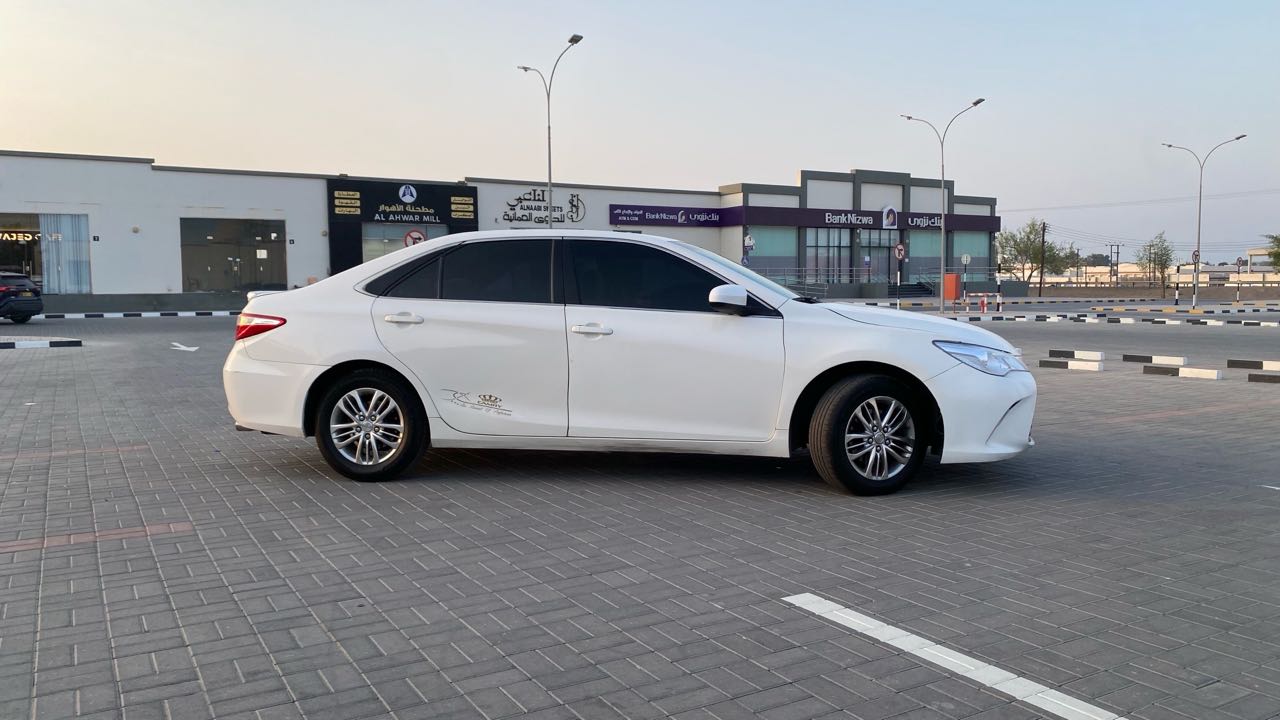 Car Image 2017 TOYOTA CAMRY GL