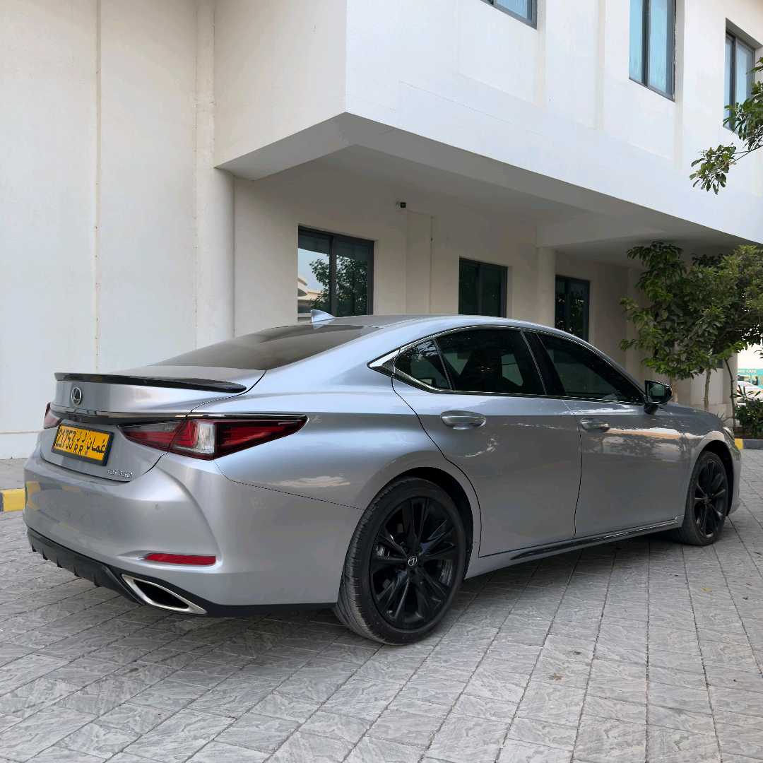 Car Image 2025 LEXUS ES F-sport