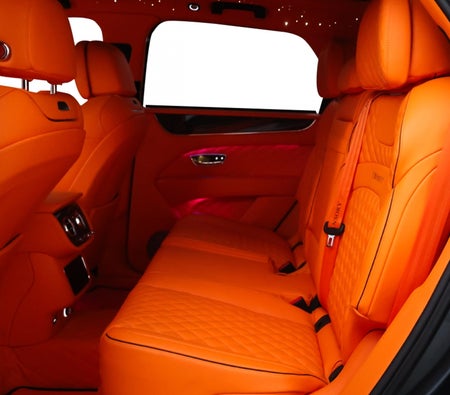 BENTLEY BENTAYGA 2023