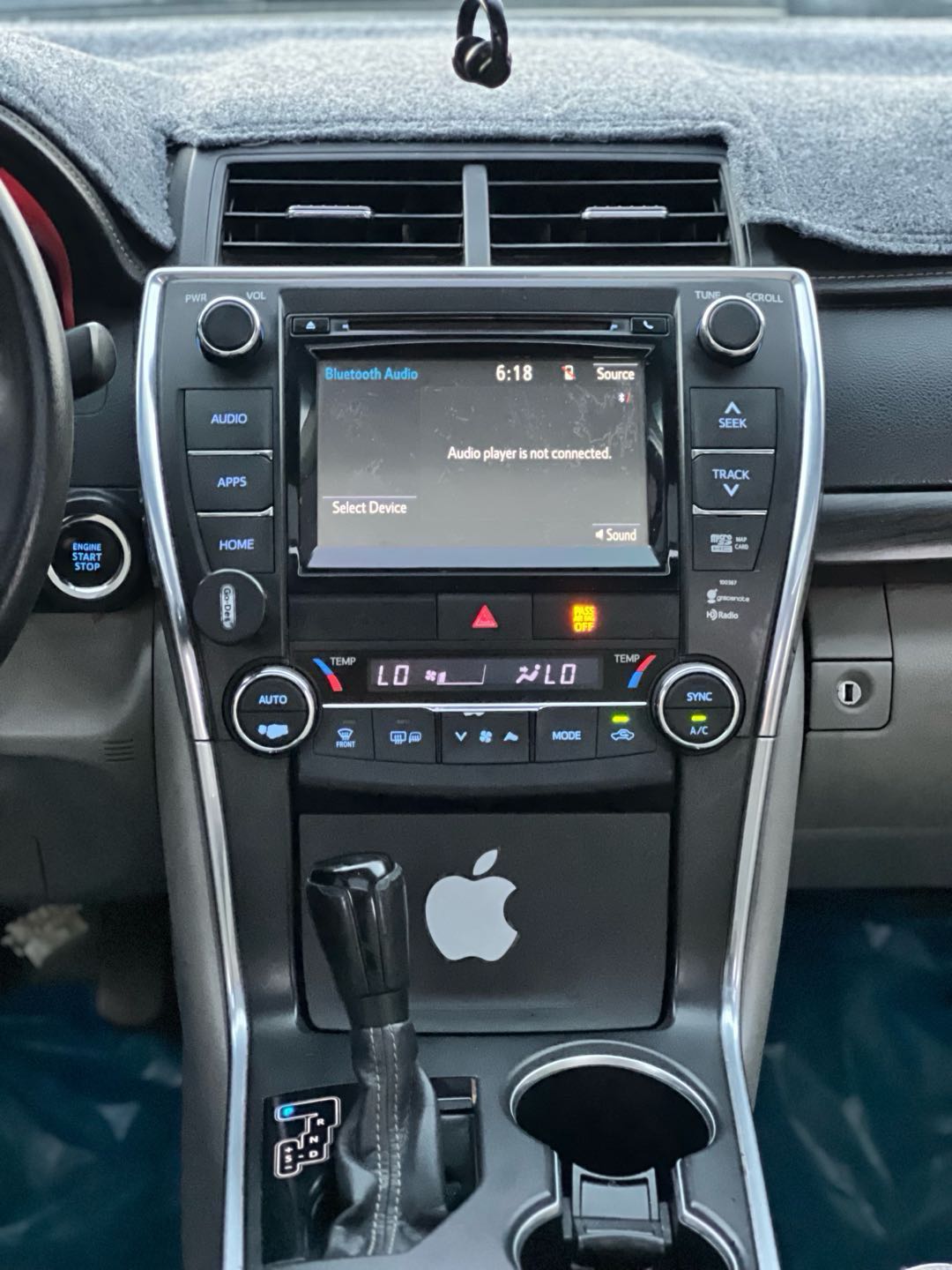 Car Image 2015 TOYOTA CAMRY XLE