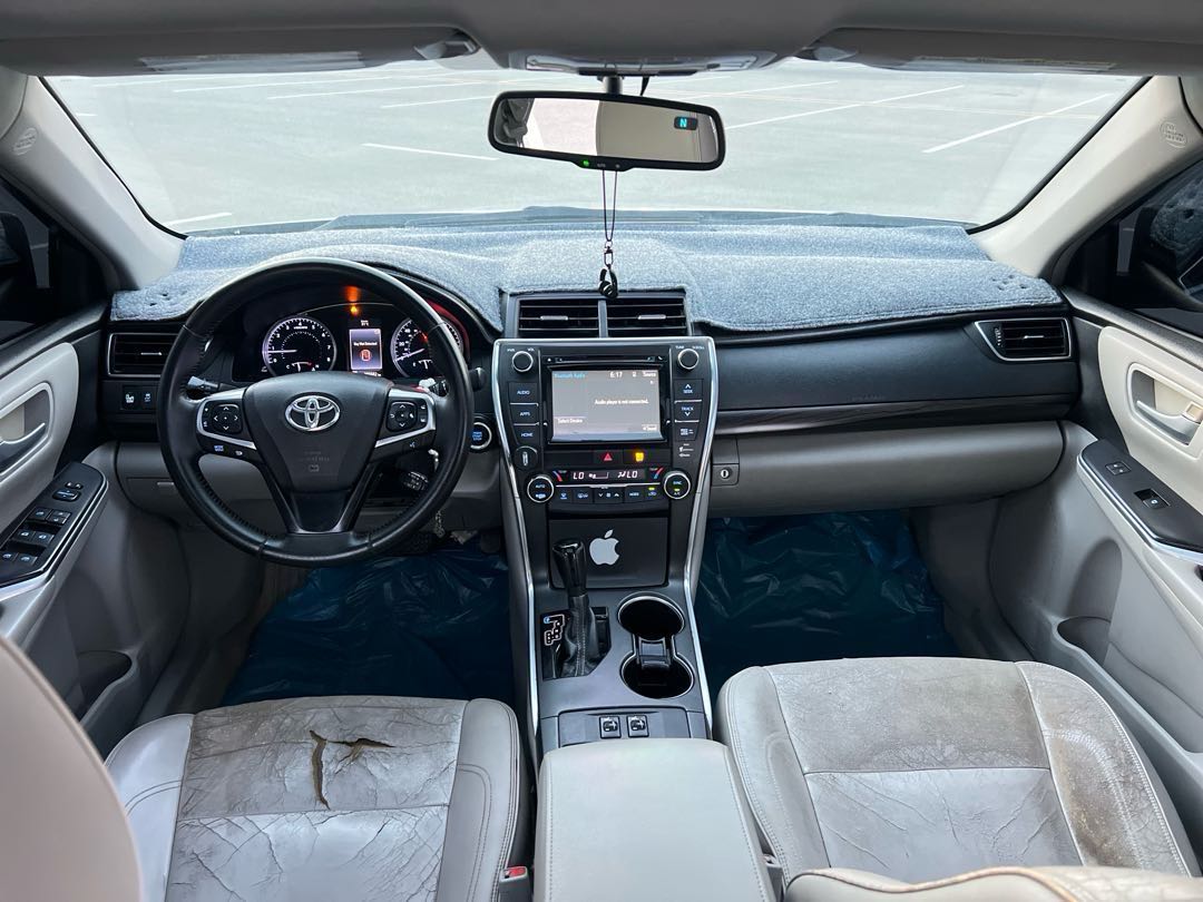 Car Image 2015 TOYOTA CAMRY XLE