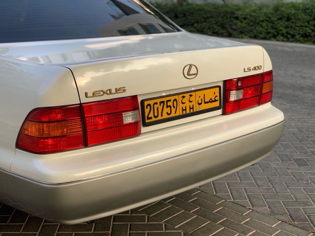Car Image 1999 LEXUS LS 400