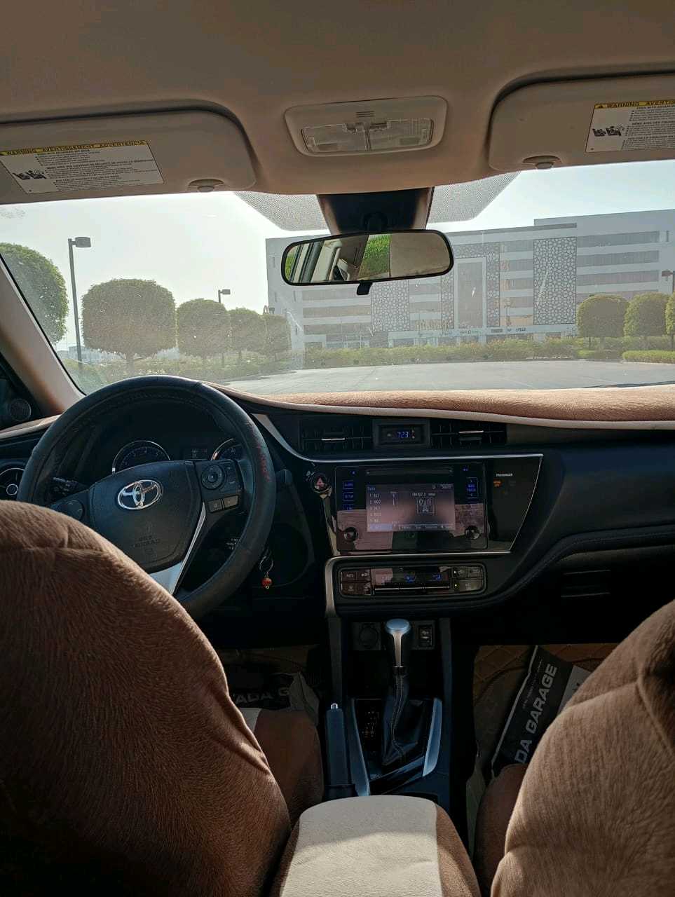 Car Image 2017 TOYOTA COROLLA S