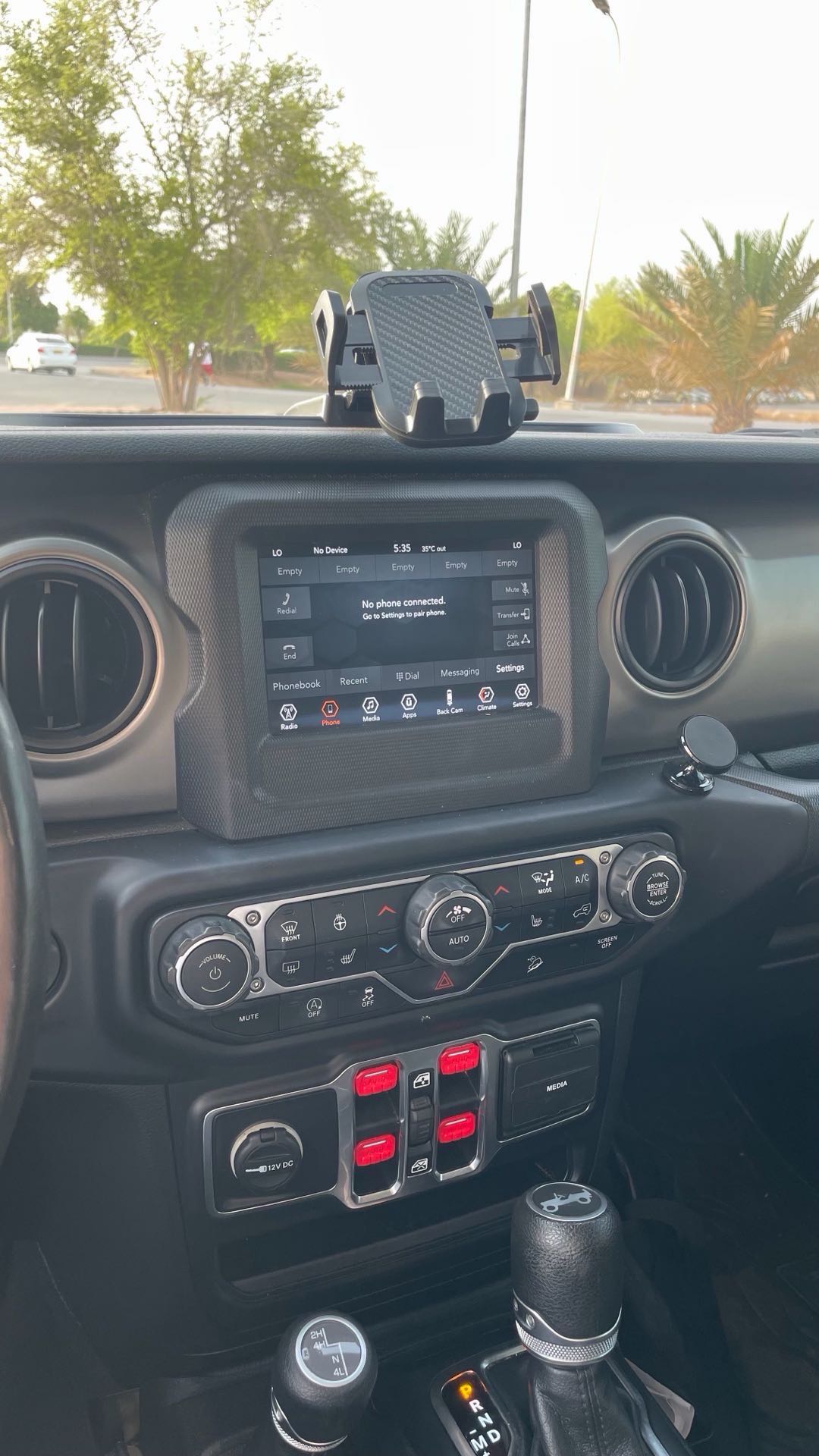 Car Image 2019 JEEP WRANGLER Sport