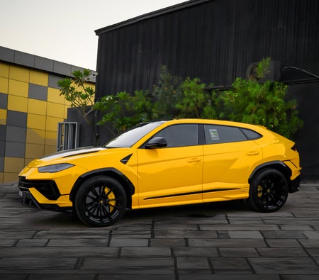 LAMBORGHINI URUS 2024