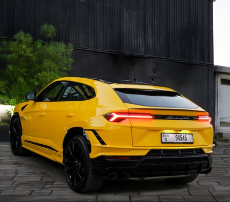 LAMBORGHINI URUS 2024
