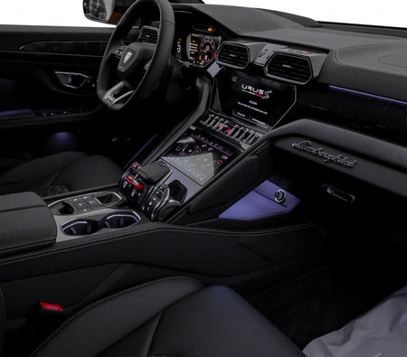 LAMBORGHINI URUS 2024