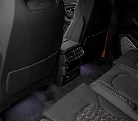 LAMBORGHINI URUS 2024