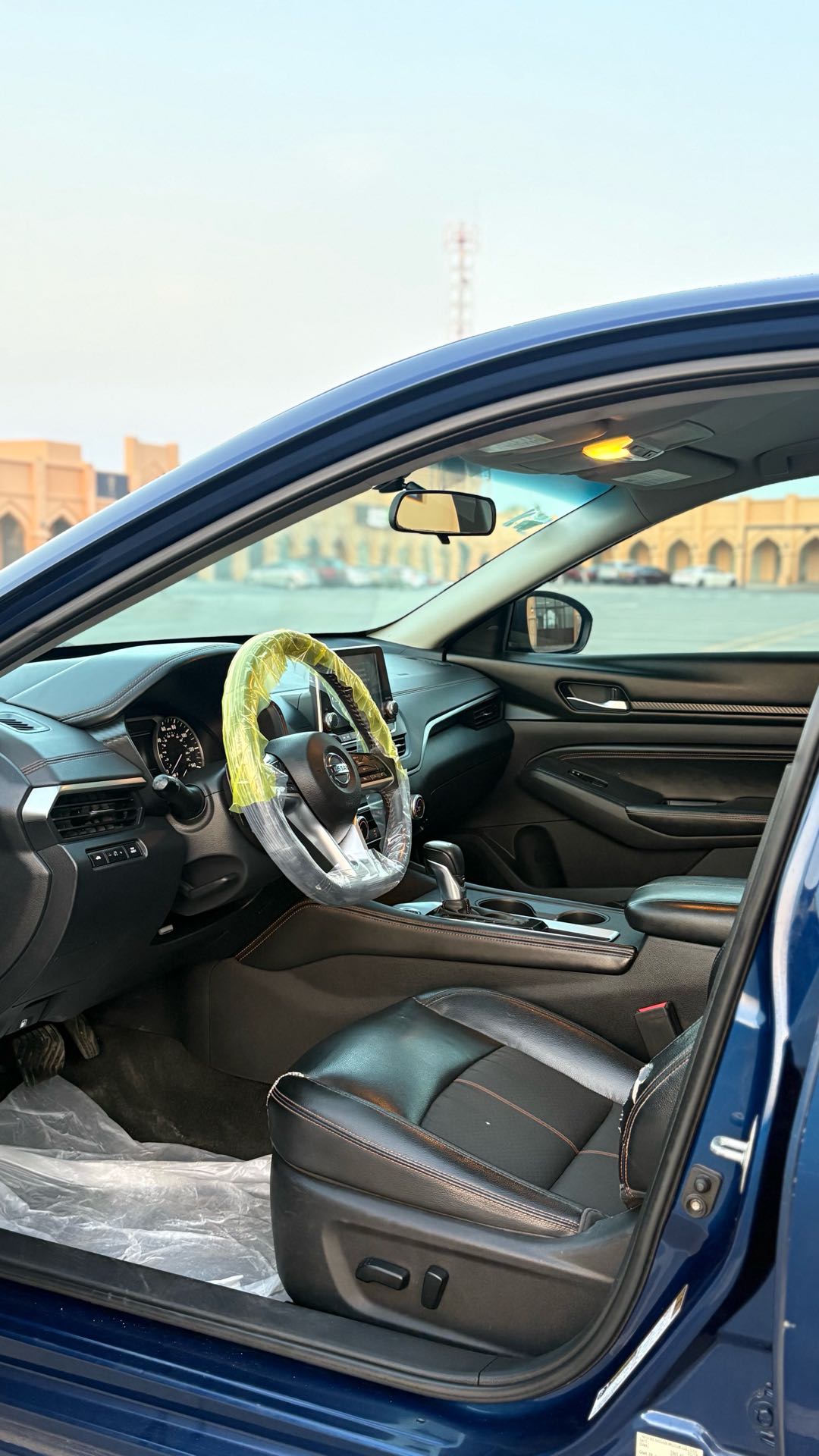 Car Image 2019 NISSAN ALTIMA SR