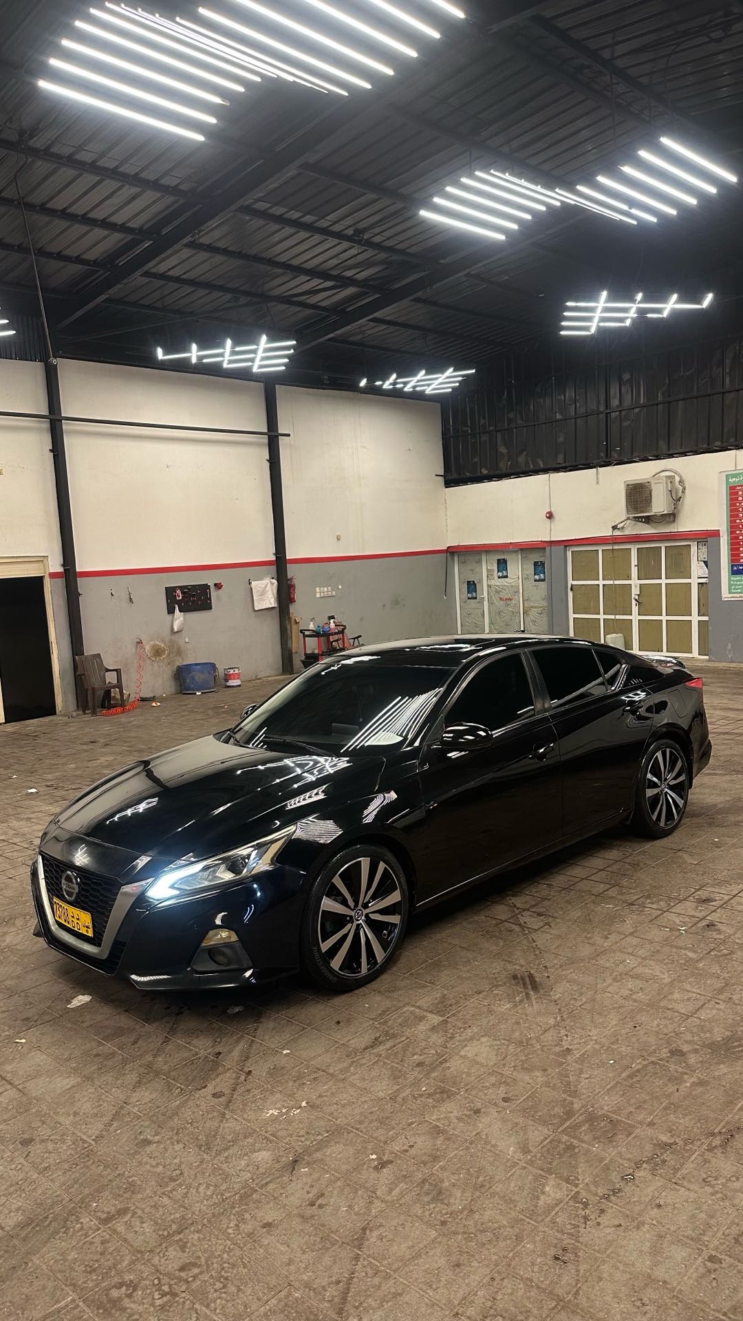 Car Image 2019 NISSAN ALTIMA SR