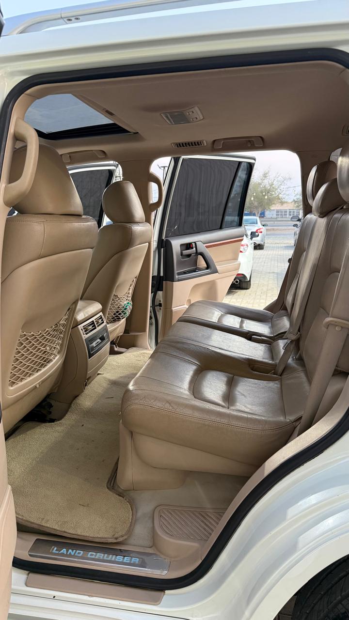 Car Image 2013 TOYOTA LAND CRUISER GX.R