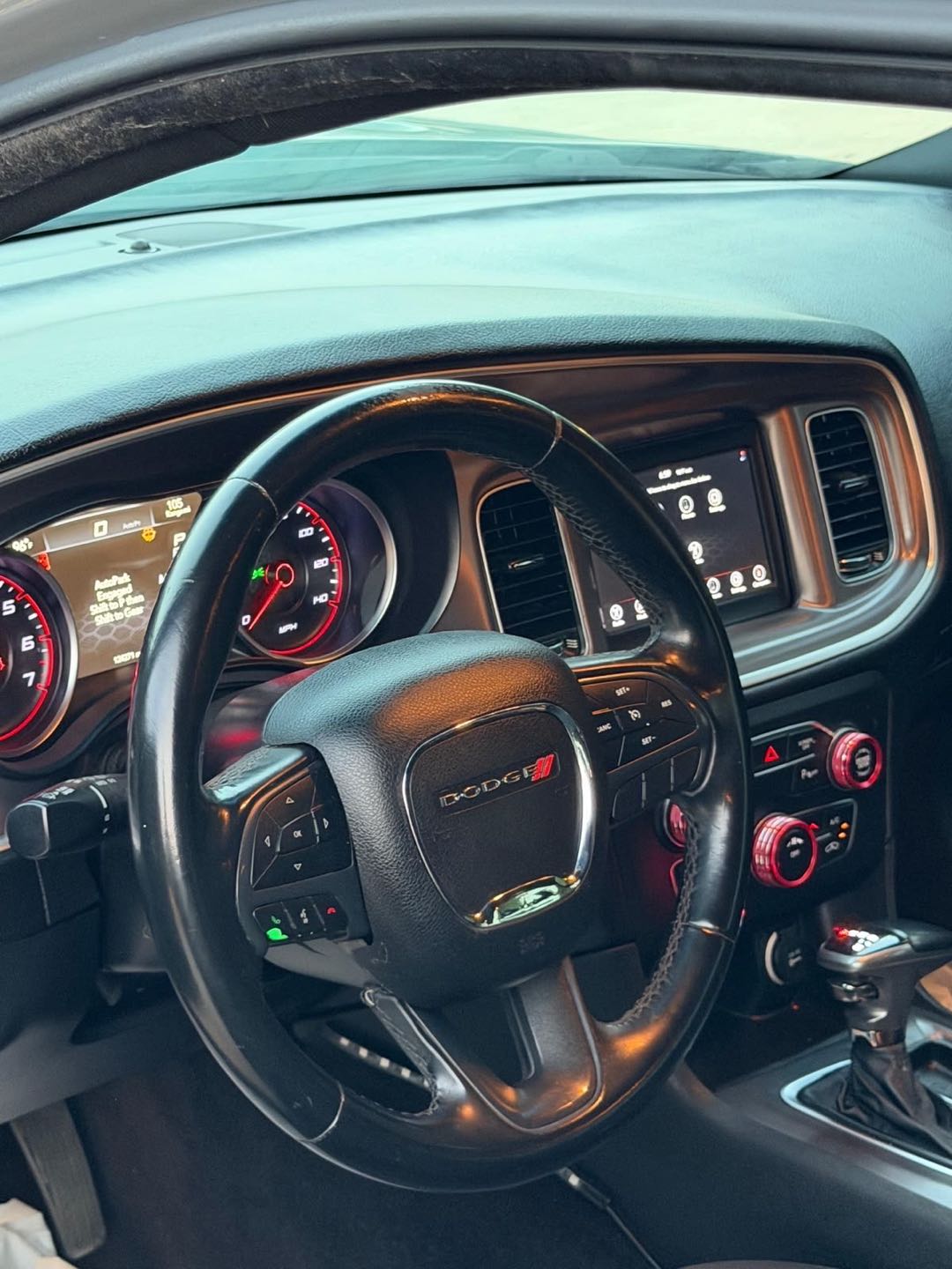 Car Image 2019 DODGE CHARGER SXT