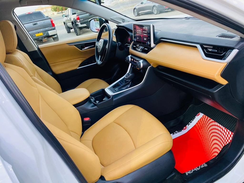 Car Image 2019 TOYOTA RAV4 LIMITED