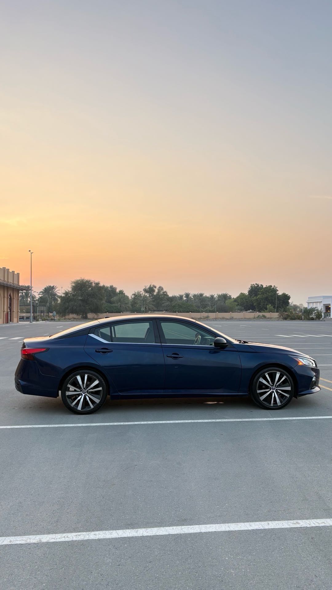 Car Image 2019 NISSAN ALTIMA SR