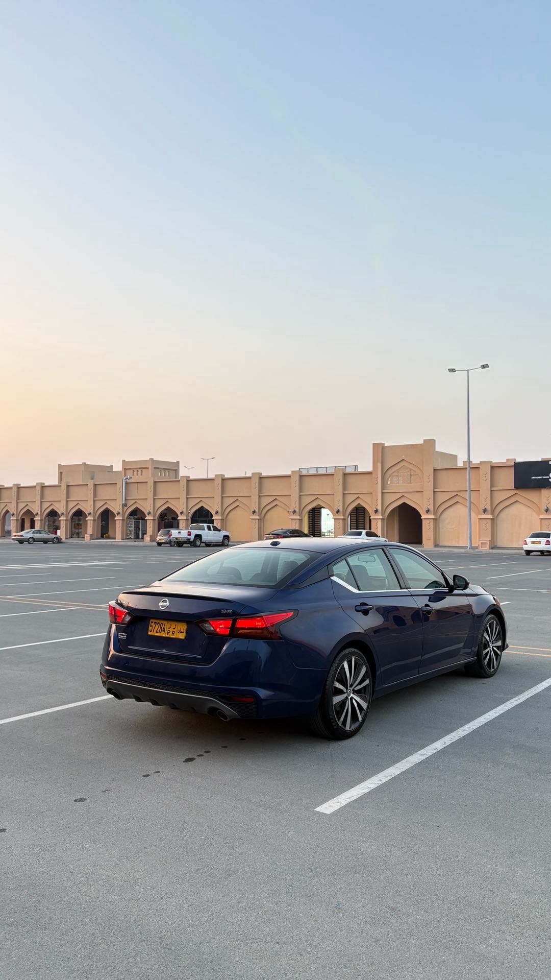 Car Image 2019 NISSAN ALTIMA SR