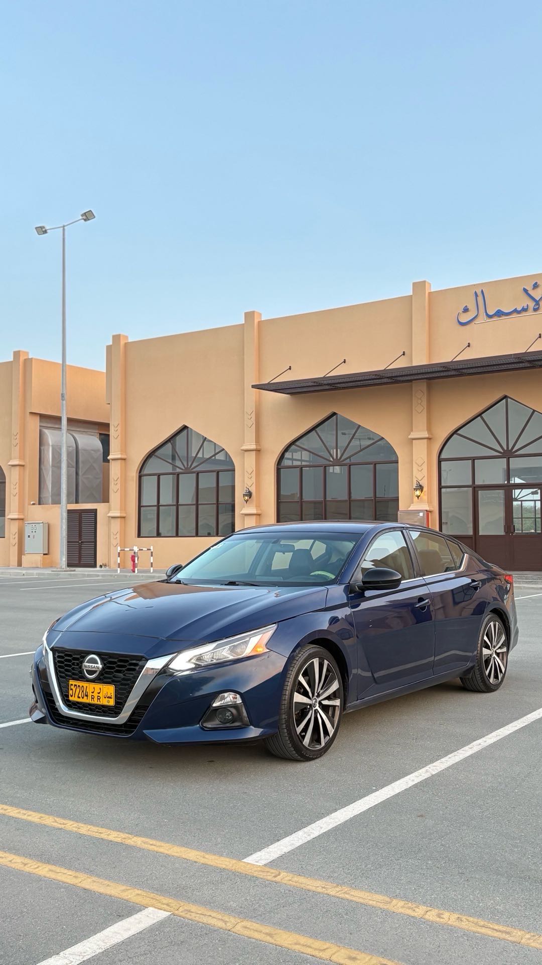 Car Image 2019 NISSAN ALTIMA SR