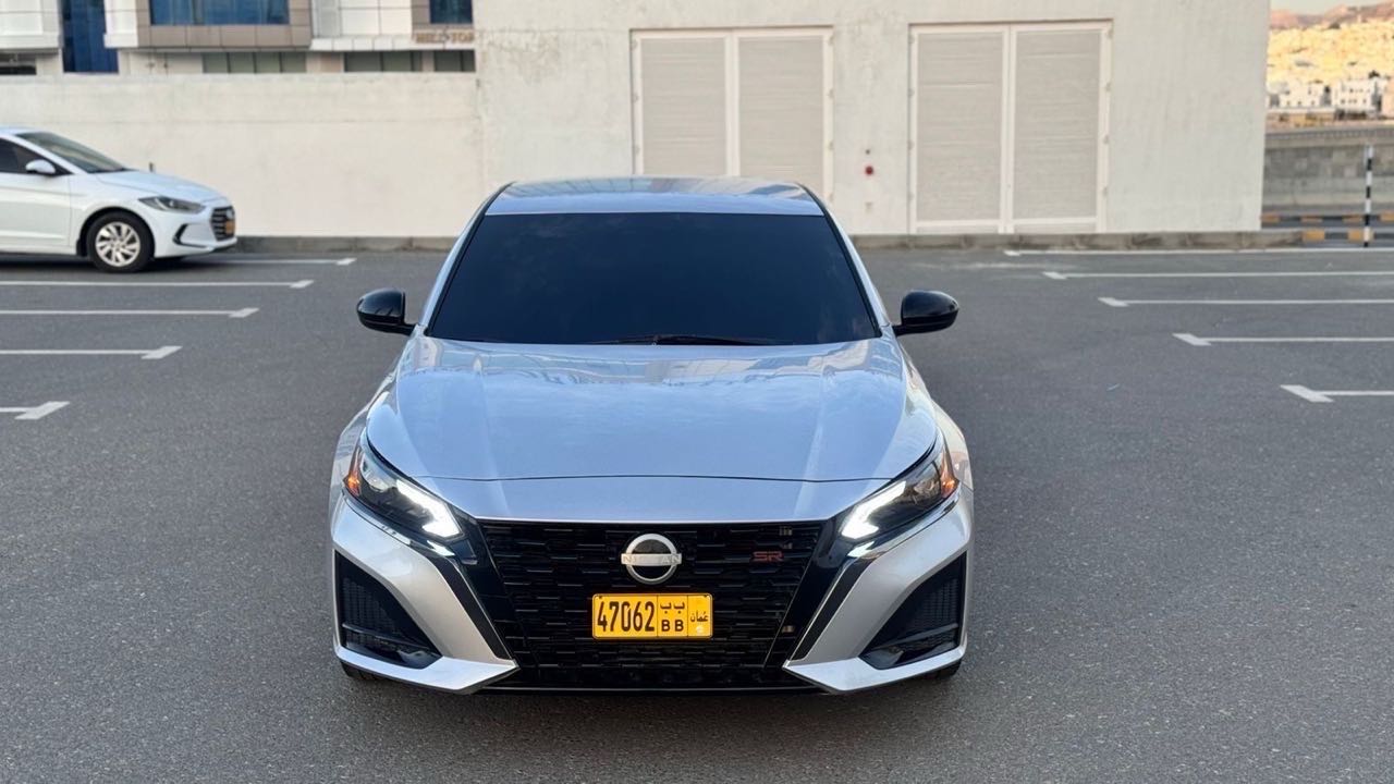 Car Image 2020 NISSAN ALTIMA SR