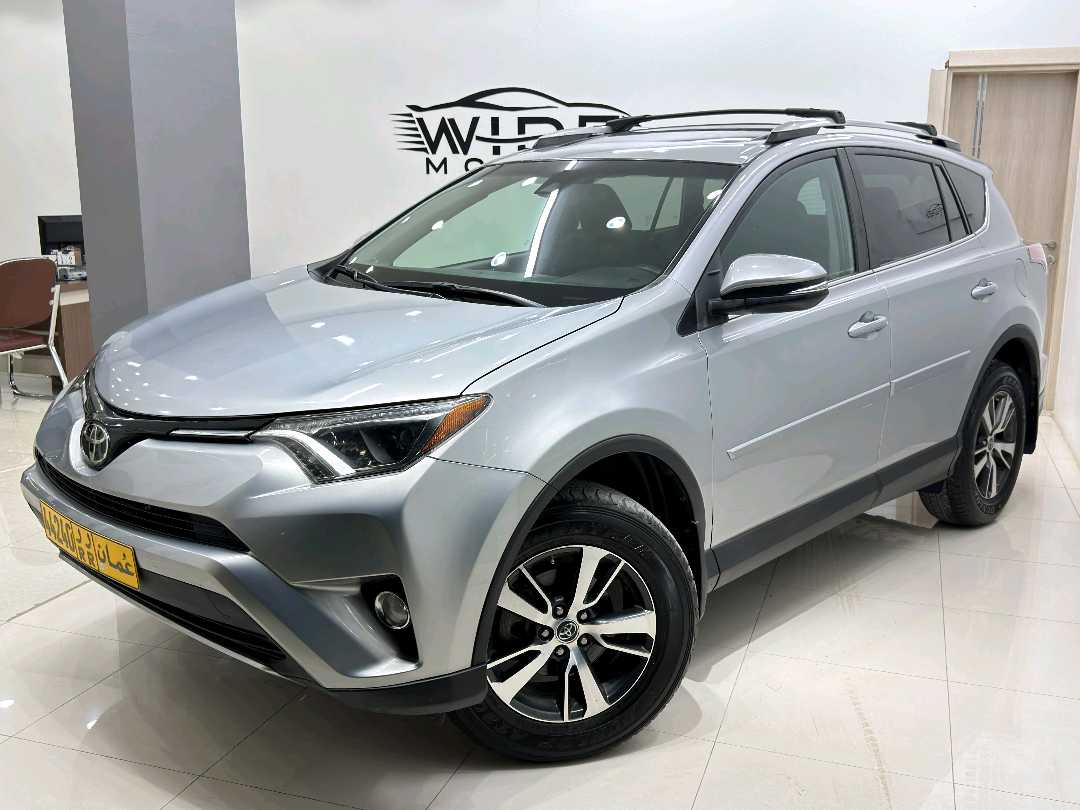 Car Image 2018 TOYOTA RAV4 XLE