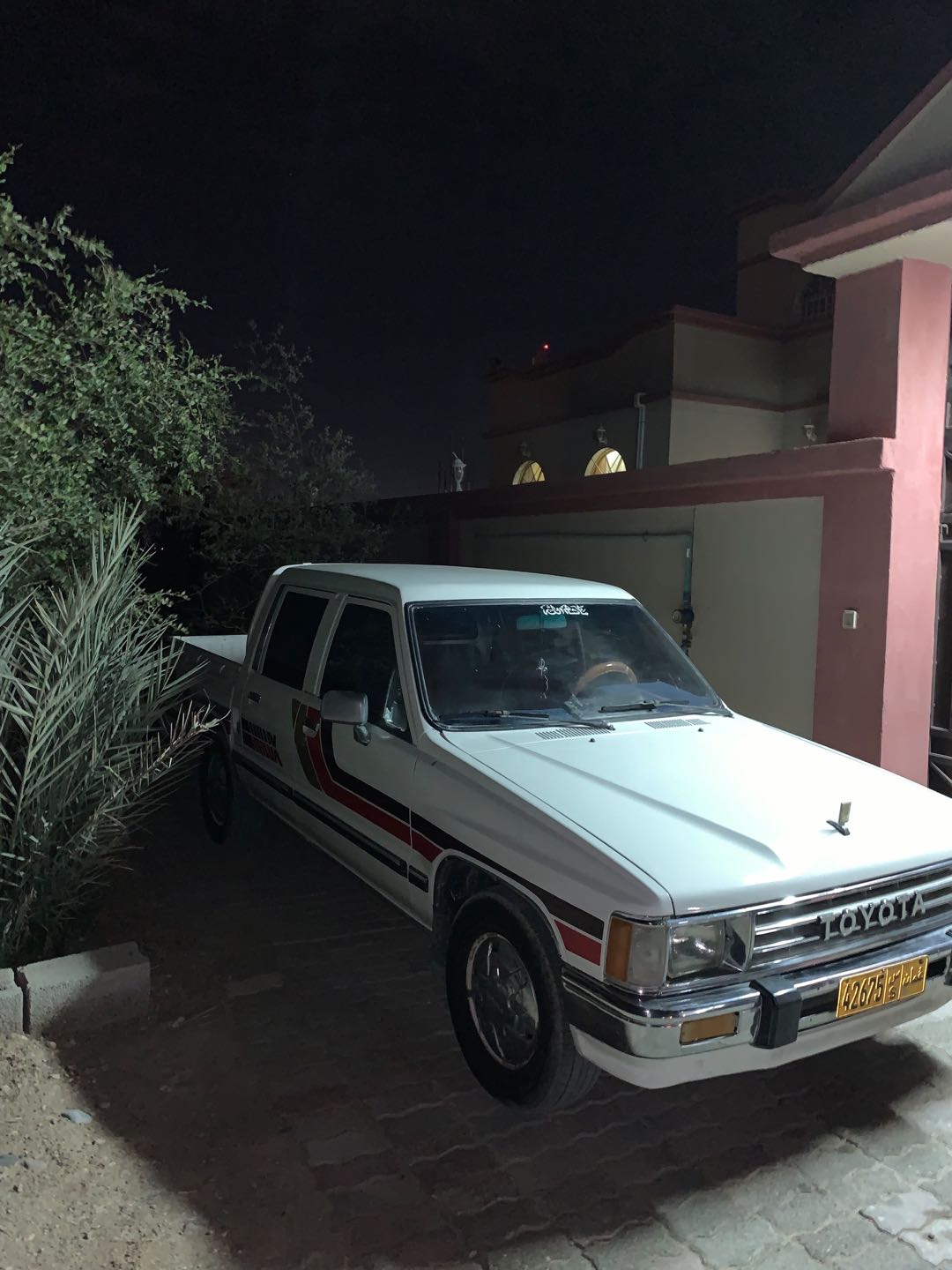 Car Image 1987 TOYOTA HILUX 2.0