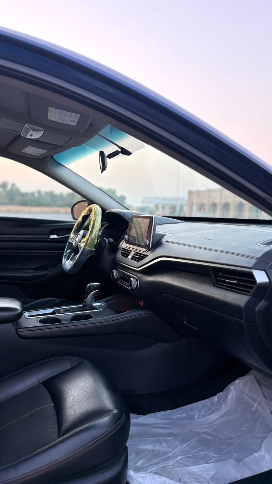 Car Image 2019 NISSAN ALTIMA SR