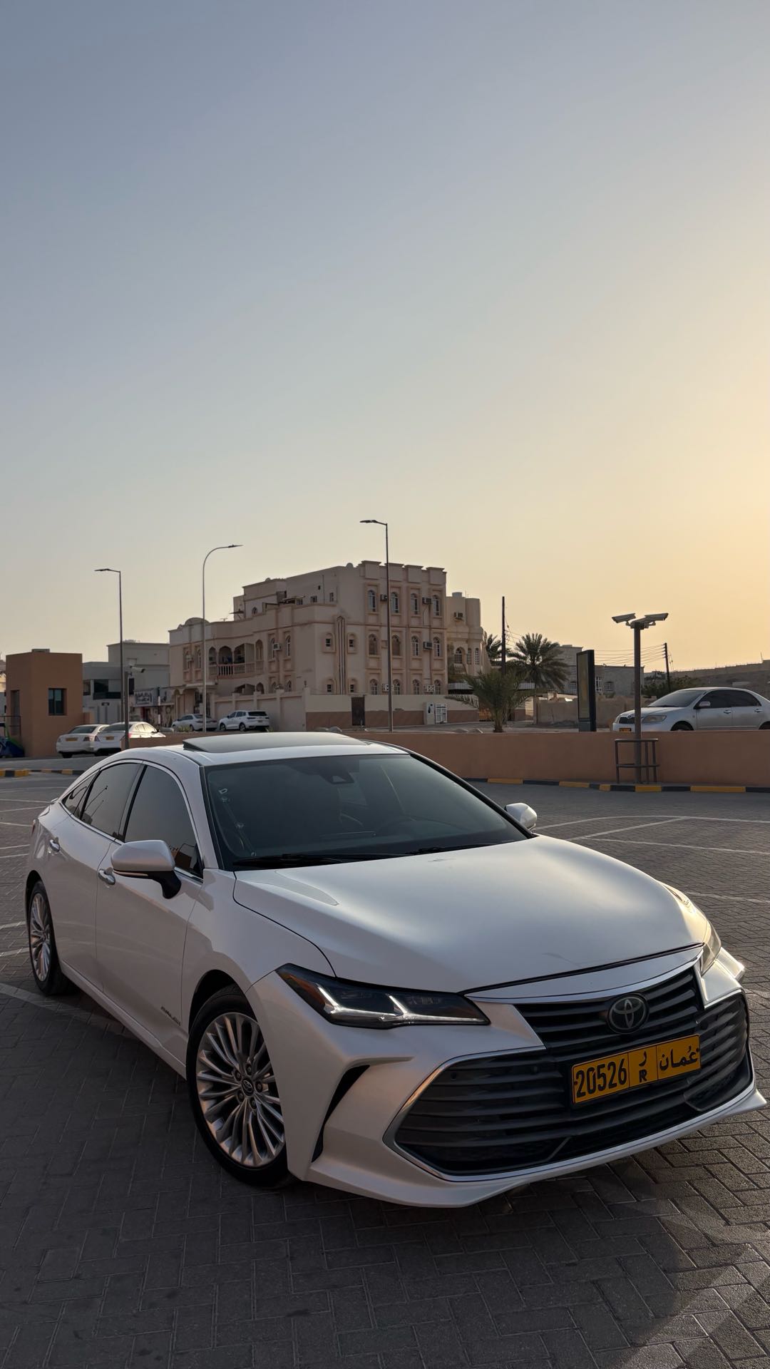 Car Image 2019 TOYOTA AVALON LIMITED