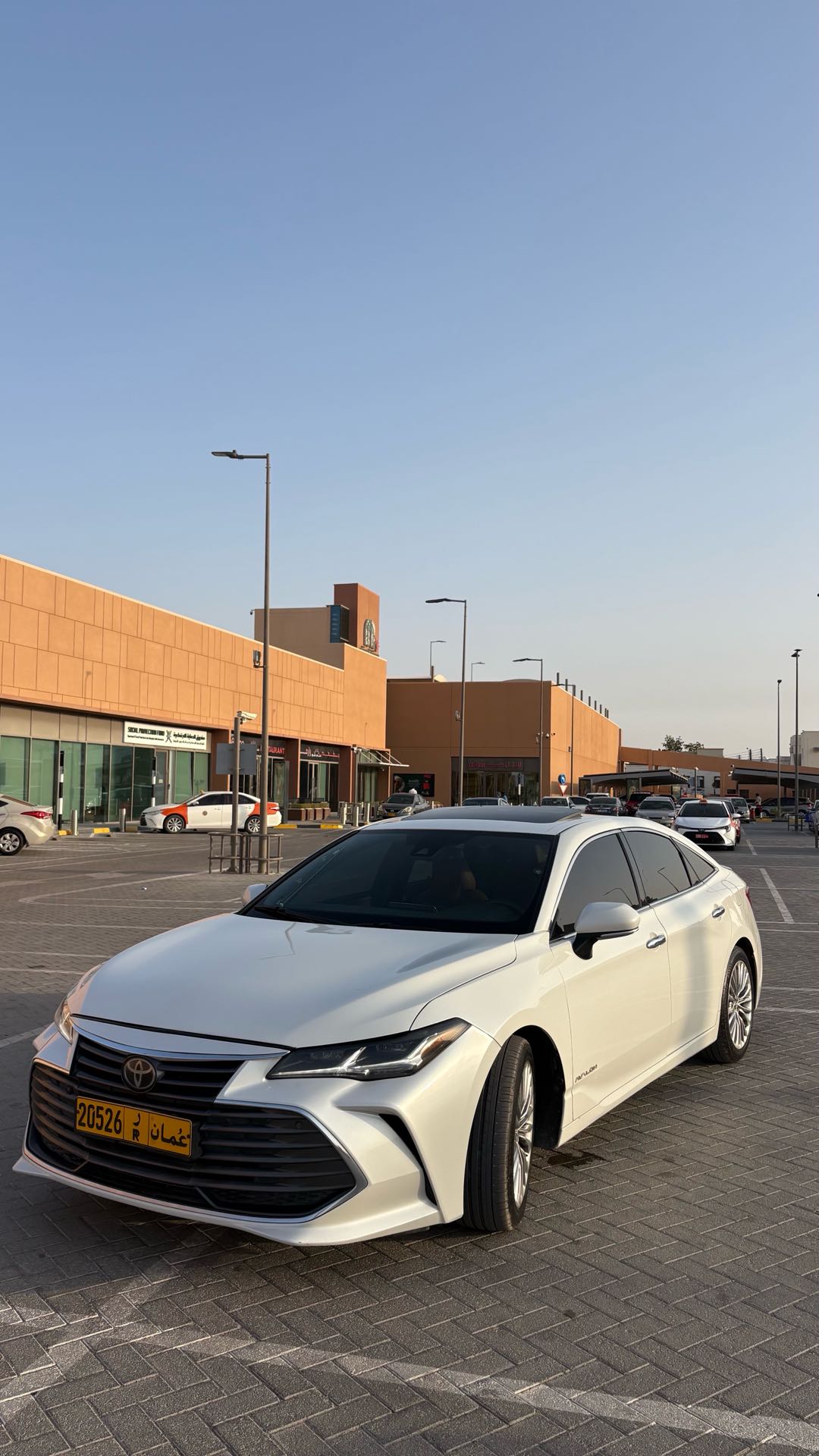 Car Image 2019 TOYOTA AVALON LIMITED